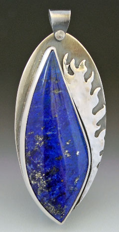 Pendant with Blue flame shaped Lapis Lazuli 