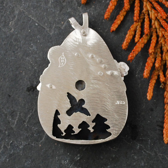 Back of agate cloud pendant