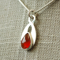 Sunstone Pendant, angle