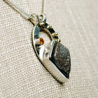 Druzy Agate Pendant with Citrine, 18K Gold close-up angle