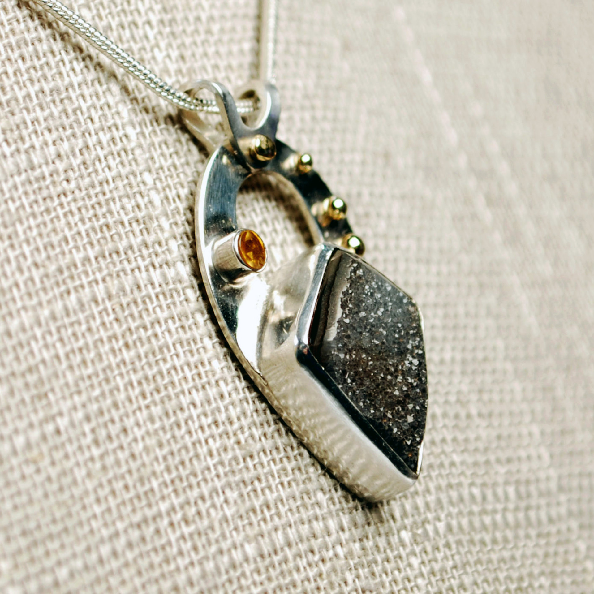 Druzy Agate Pendant with Citrine, 18K Gold close-up angle