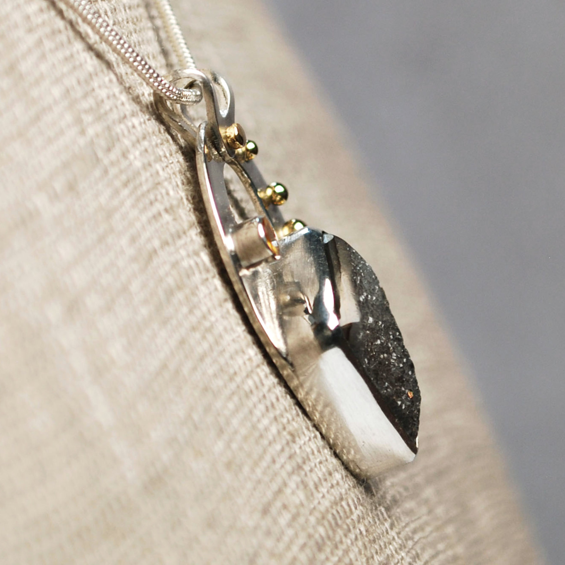 Druzy Agate Pendant with Citrine, 18K Gold close-up angle