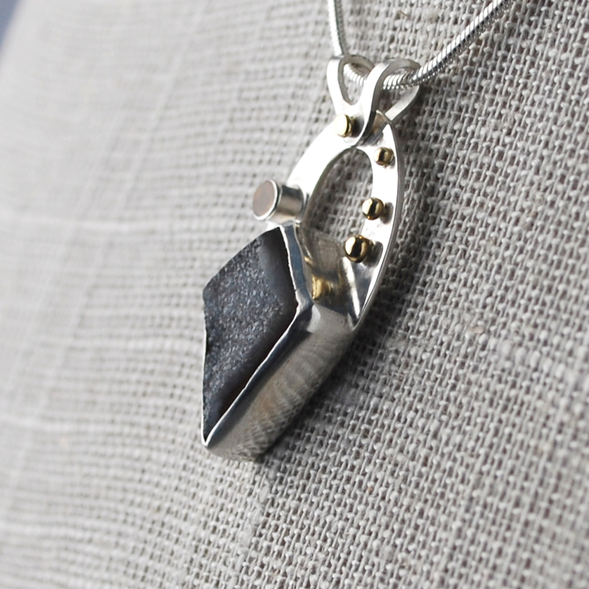 Druzy Agate Pendant with Citrine, 18K Gold close-up angle
