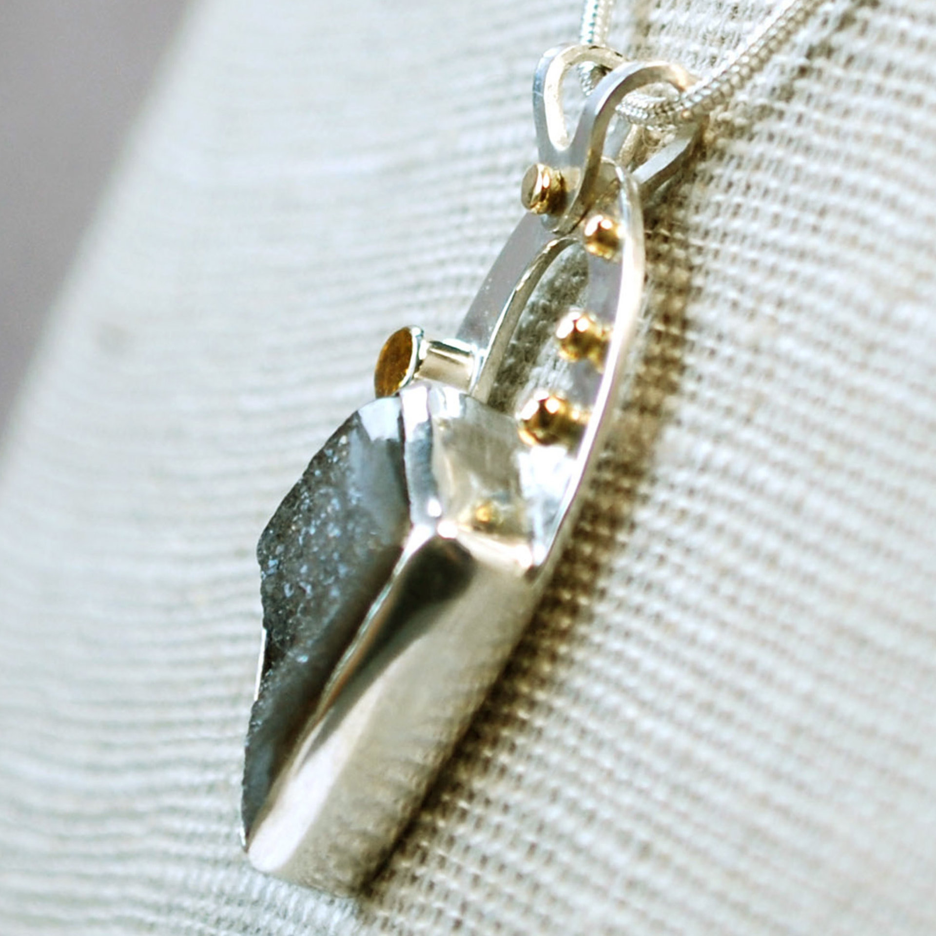 Druzy Agate Pendant with Citrine, 18K Gold close-up angle