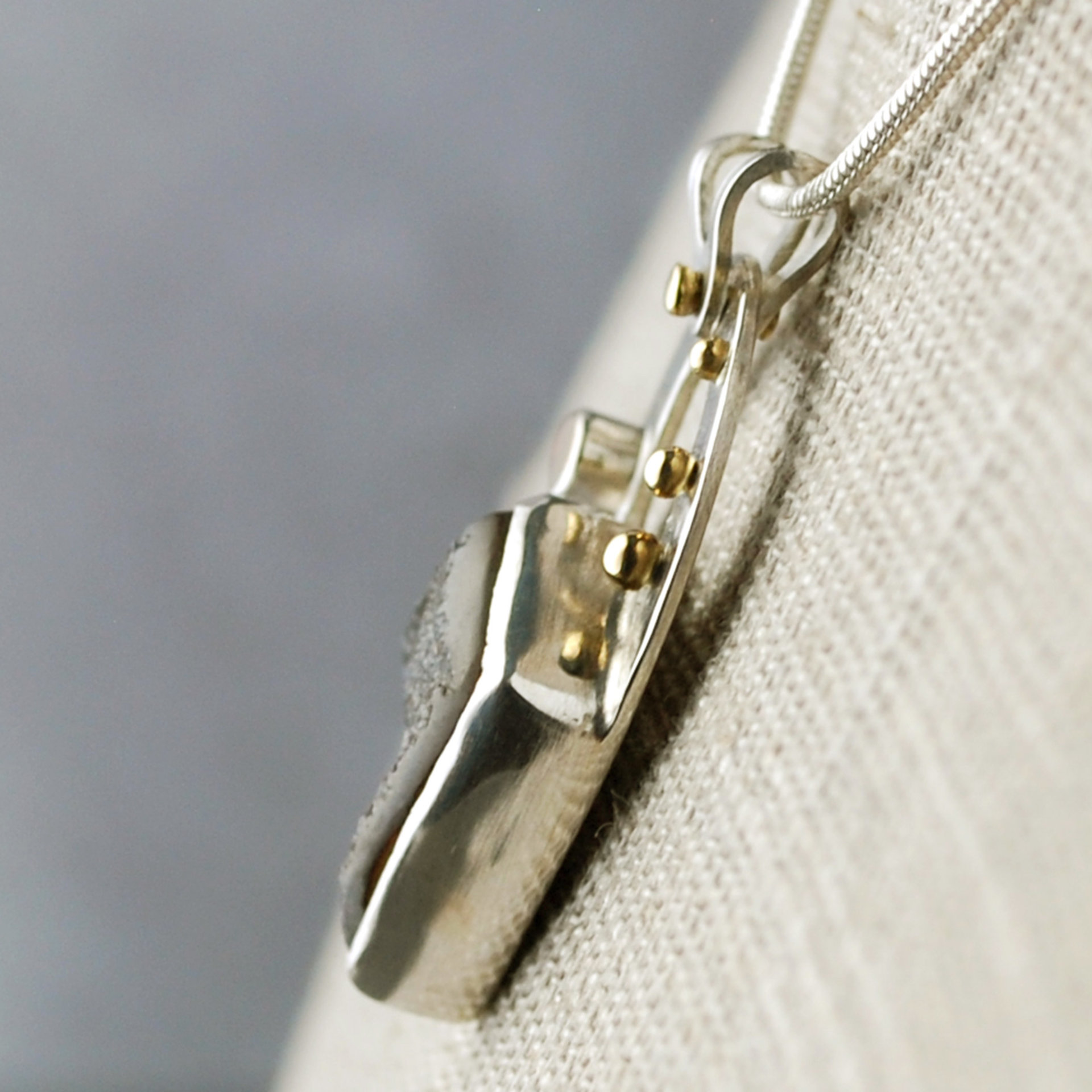 Druzy Agate Pendant with Citrine, 18K Gold close-up angle