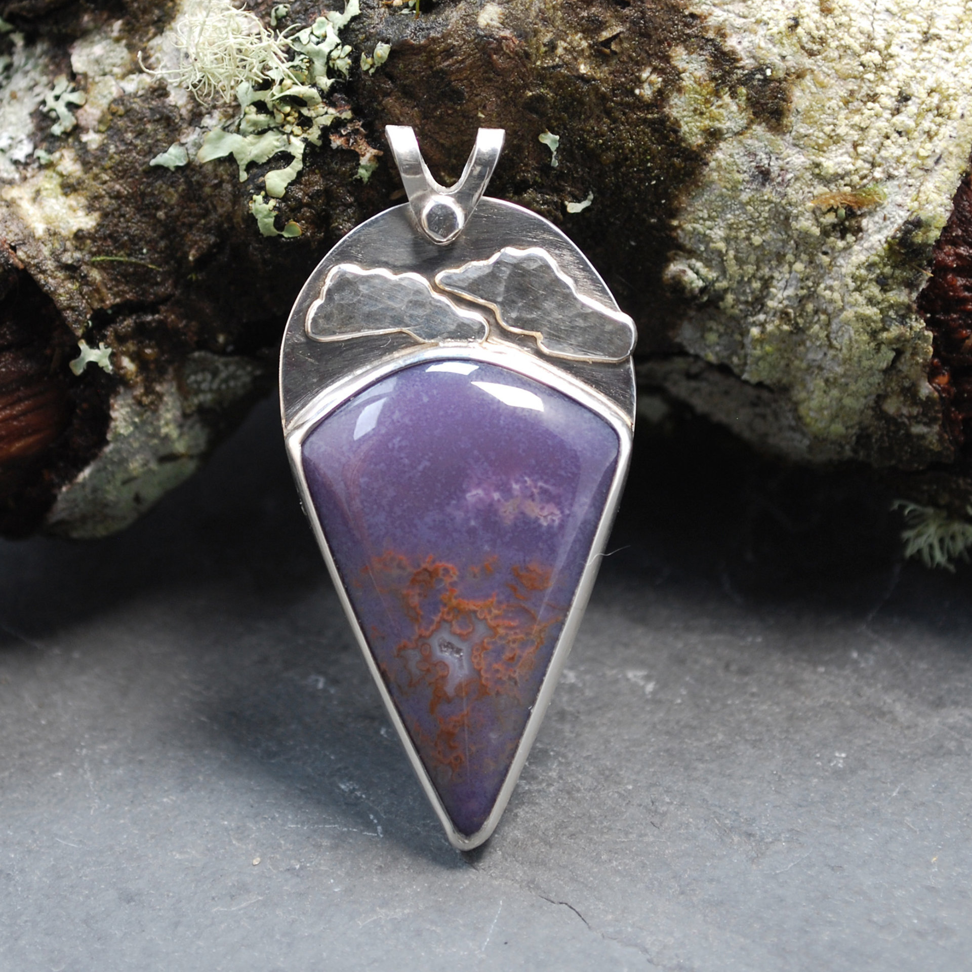 Burro Creek agate pendant front