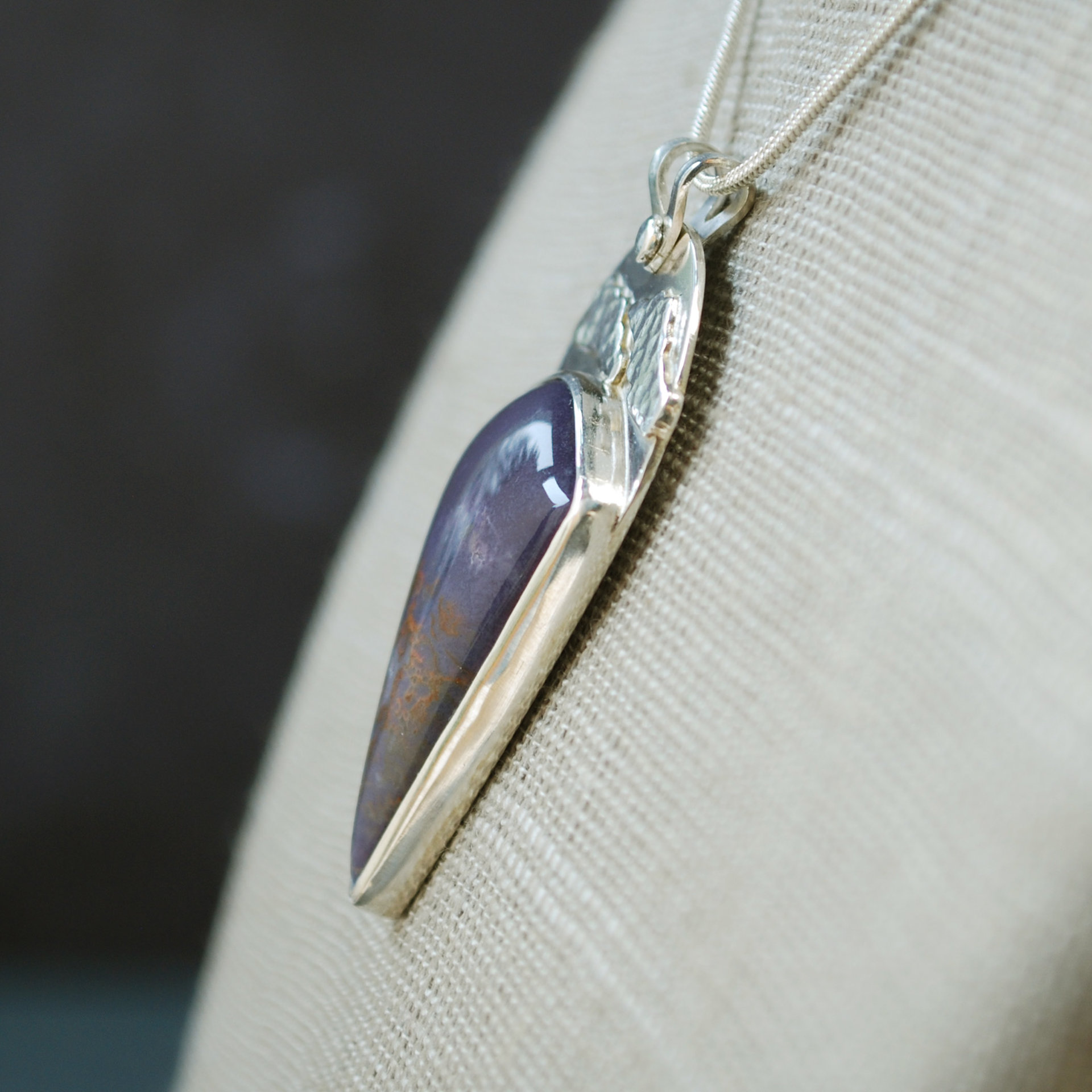 Burro Creek agate pendant angle close-up