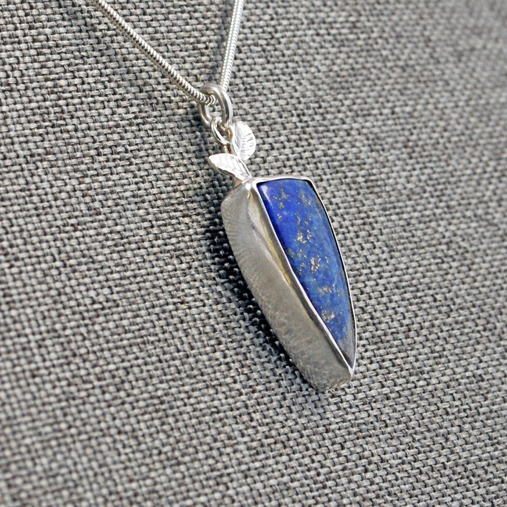 Small Silver Lapis Lazuli Pendant with Leaves