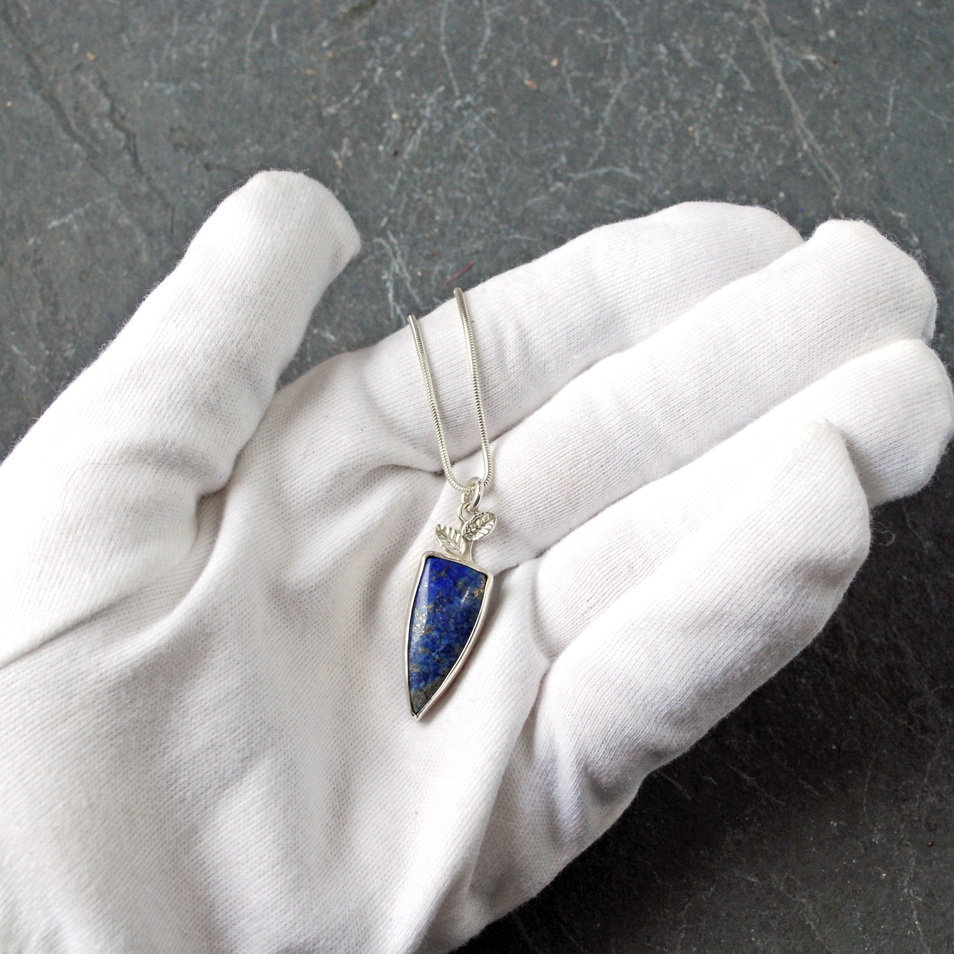 Small Silver Lapis Lazuli Pendant with Leaves