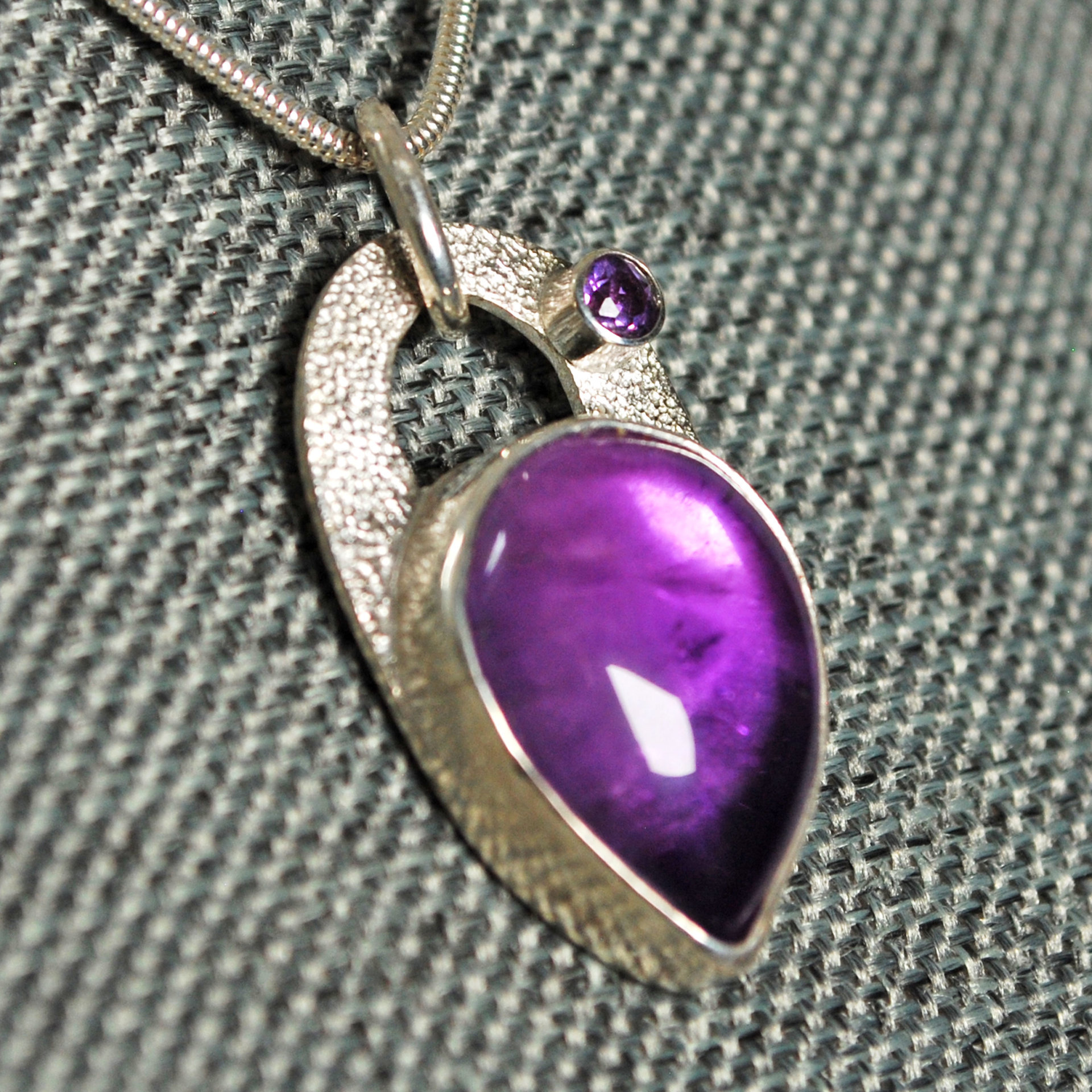 Silver Amethyst Pendant
